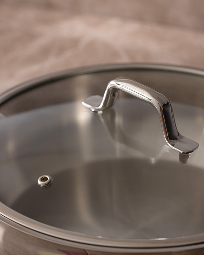 Кастрюляс крышкой Vera 28 см. - нержавеющая сталь